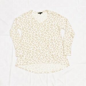 NWOT Gibson Cheetah Print High Low Long Sleeve V-neck Top